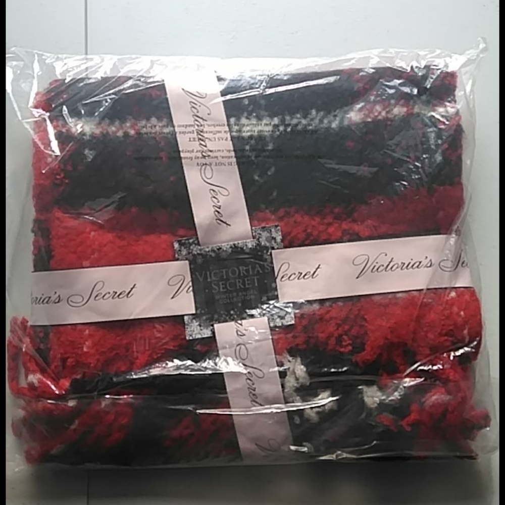 VS scarf..NWT